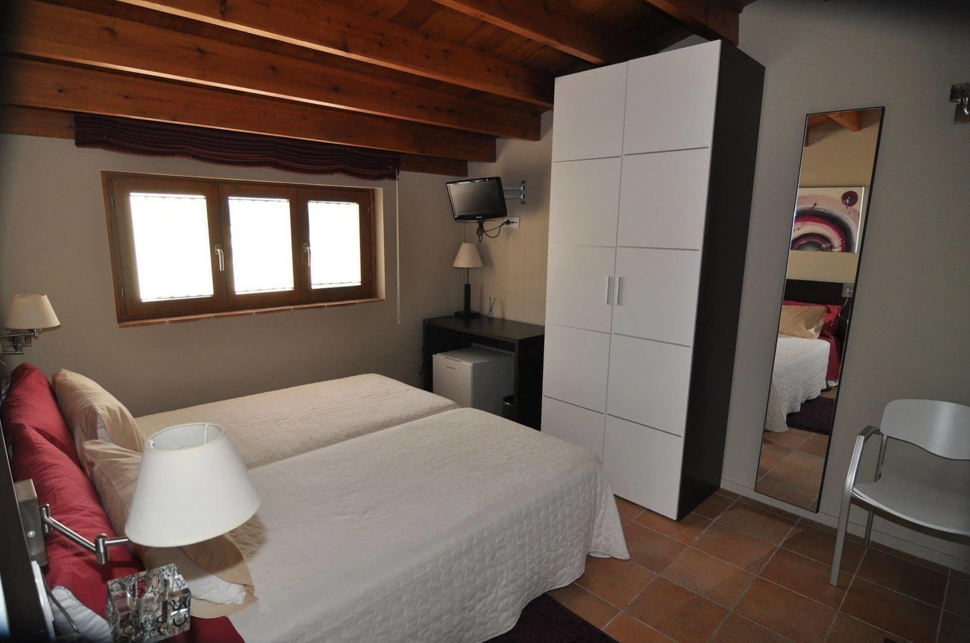 Hostal De Cabrit Сан-Матео Экстерьер фото